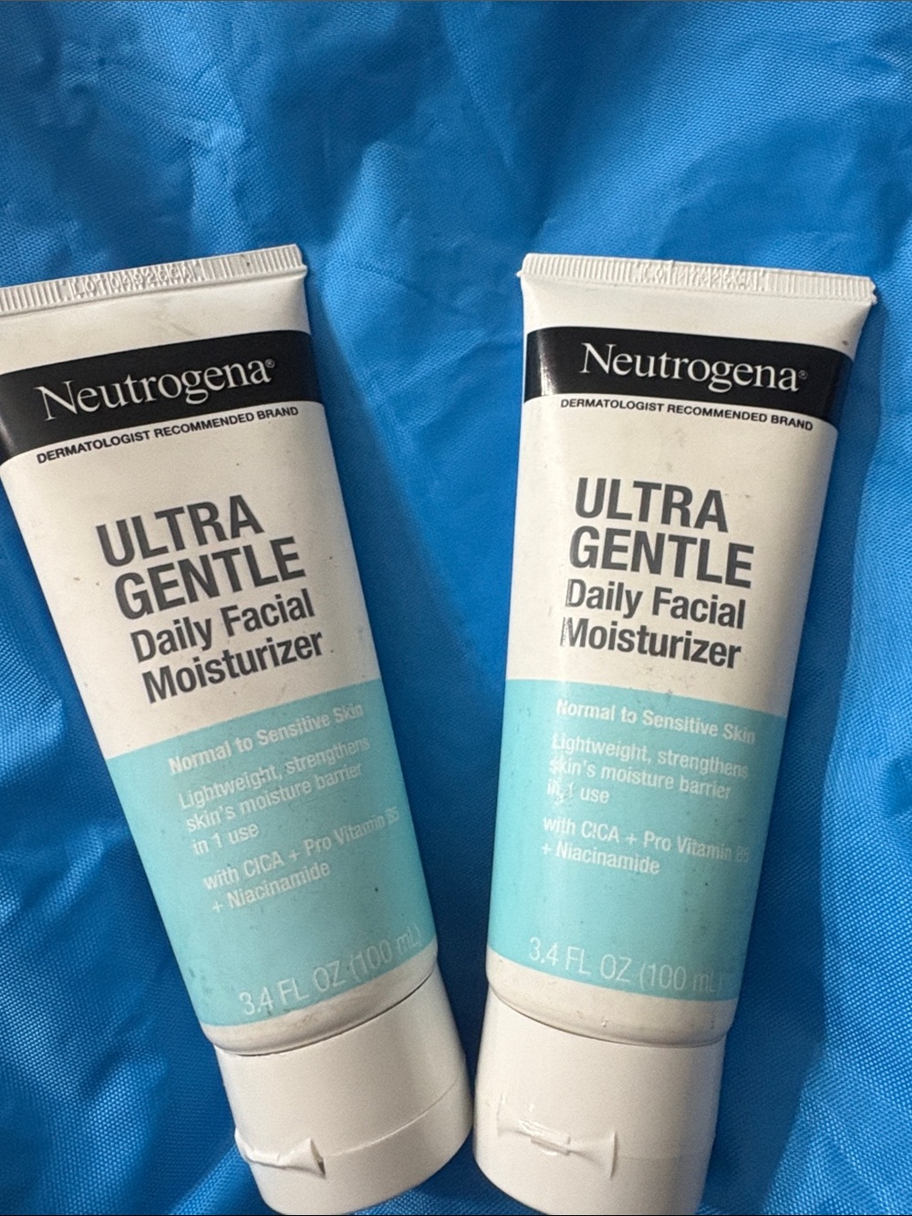 Neutrogena Ultra Gentle Daily Facial Moisturizer - White and Light Blue